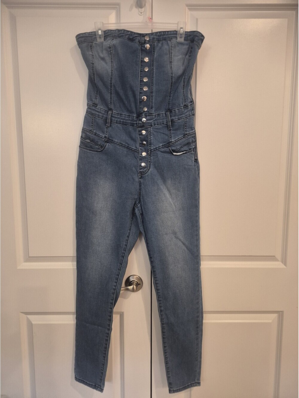 women stropless bottom up jeans jumpsuit size31 skinny. legs